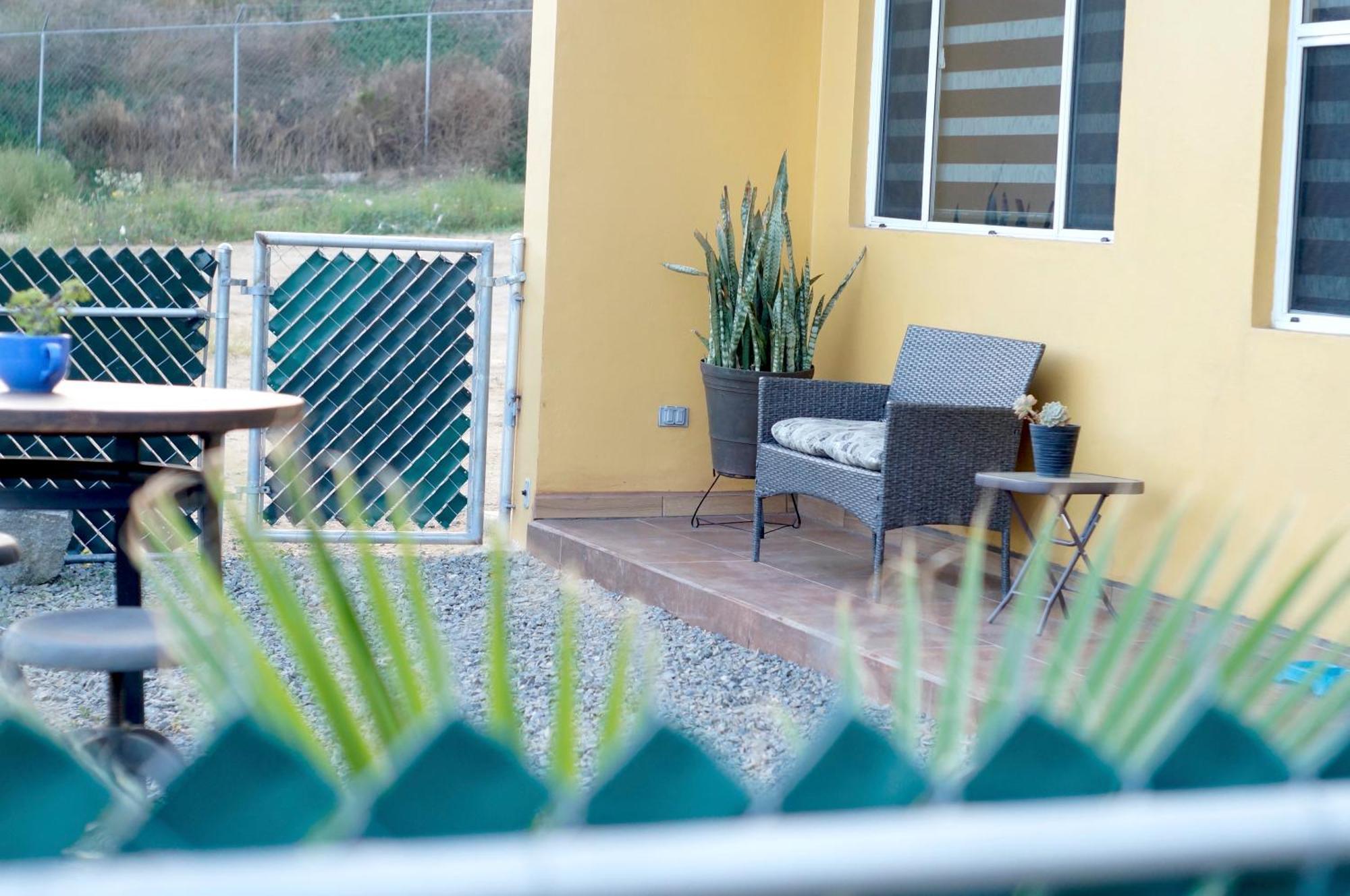 Cozy, Quiet & Pet Friendly Gated Patio Studio Ensenada Exterior foto
